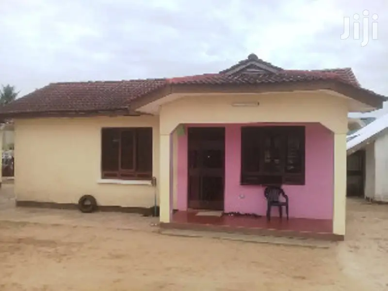 5bdrm House in Kinondoni for Sale
