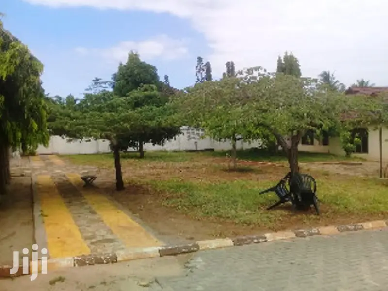5bdrm House in Kinondoni for Sale