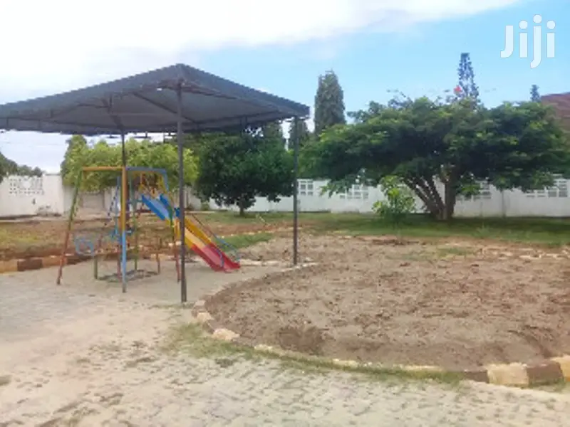 5bdrm House in Kinondoni for Sale