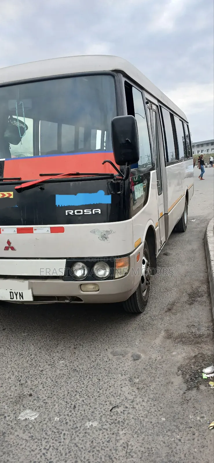 Mitsubishi Fuso Rosa 2000 Brown