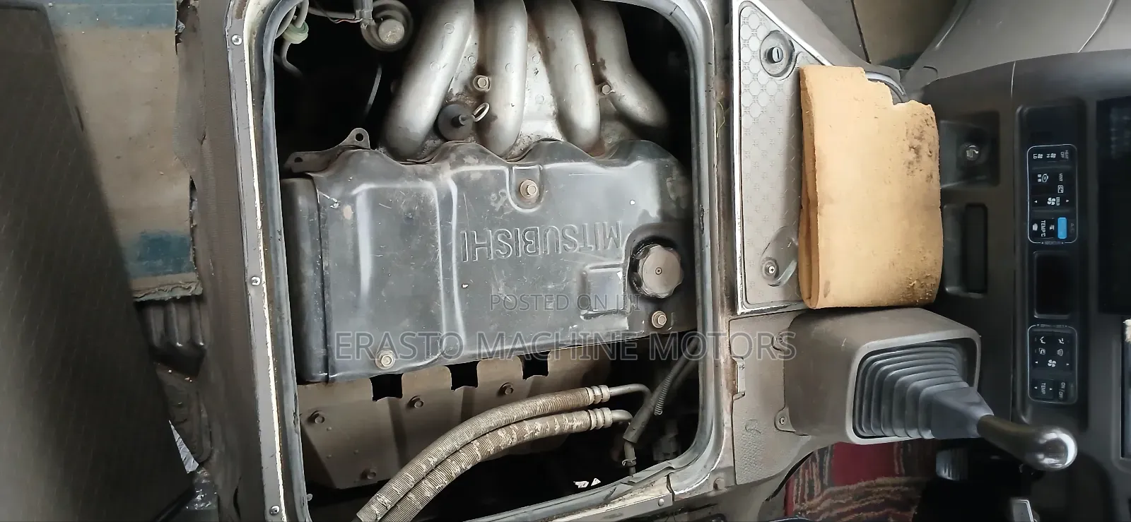 Mitsubishi Fuso Rosa 2000 Brown