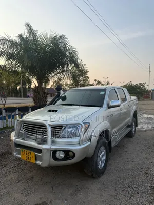 Toyota Hilux 2007 Silver