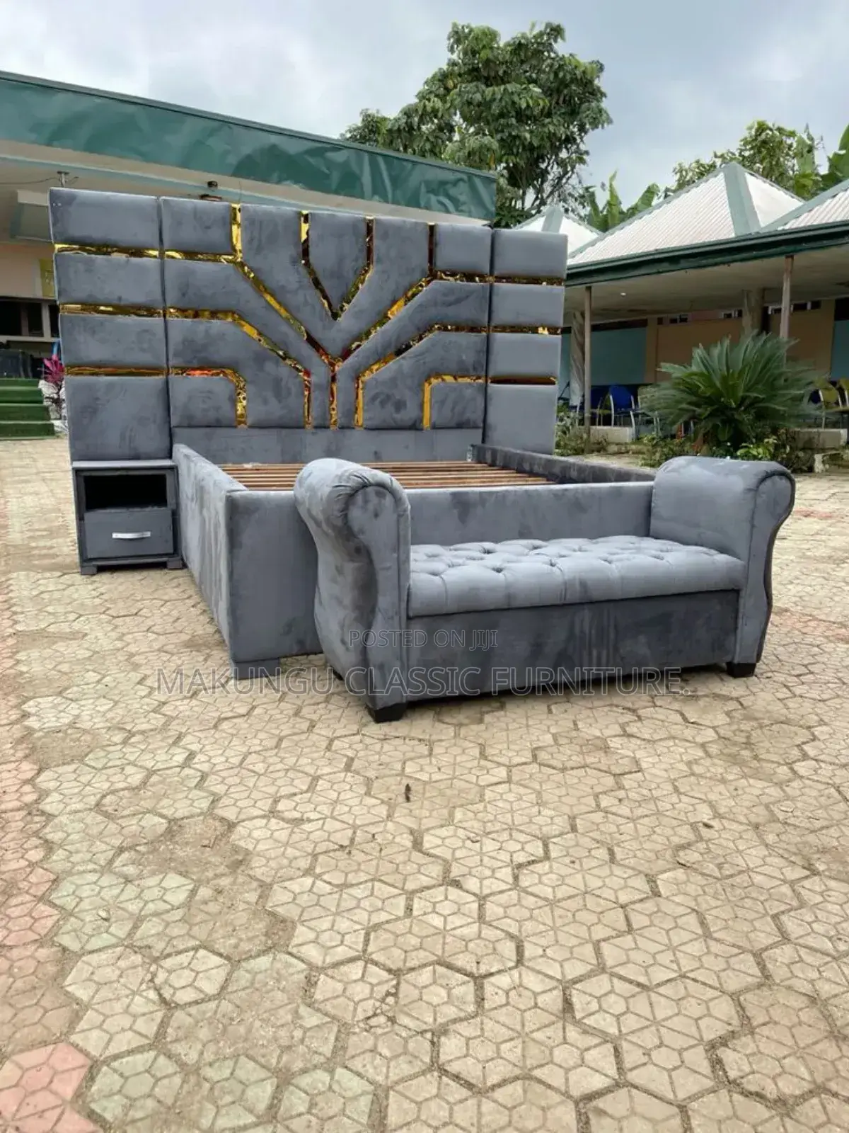 Kitanda Cha Bedsofa Na Sticker Za Gold
