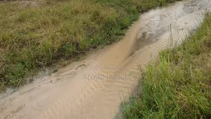 Ekari Moja Yenye Maji Inauzwa Fukayosi