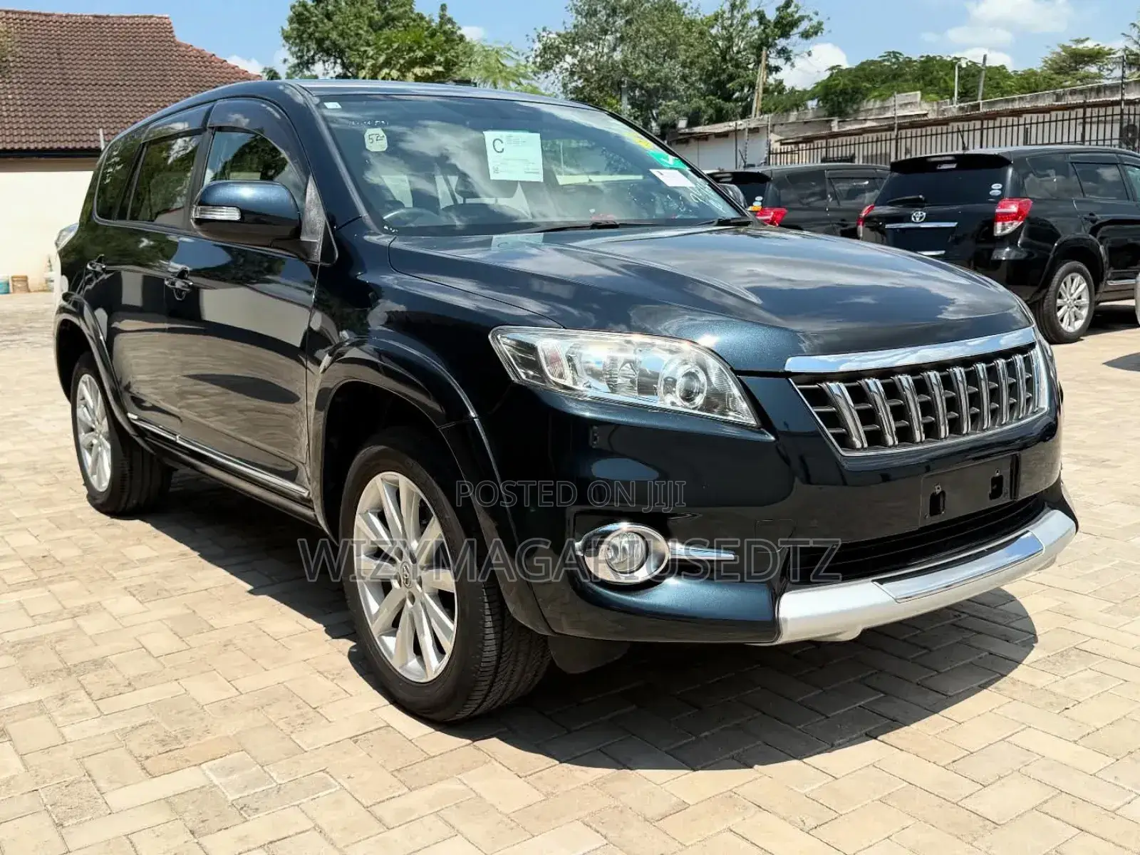 Toyota Vanguard 2012 Green