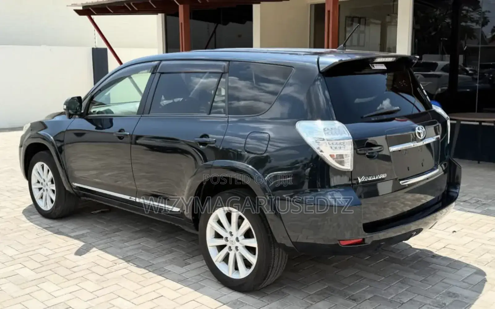 Toyota Vanguard 2012 Green