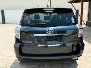 Toyota Vanguard 2012 Green