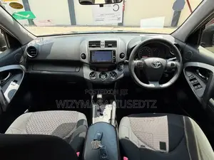 Toyota Vanguard 2012 Green