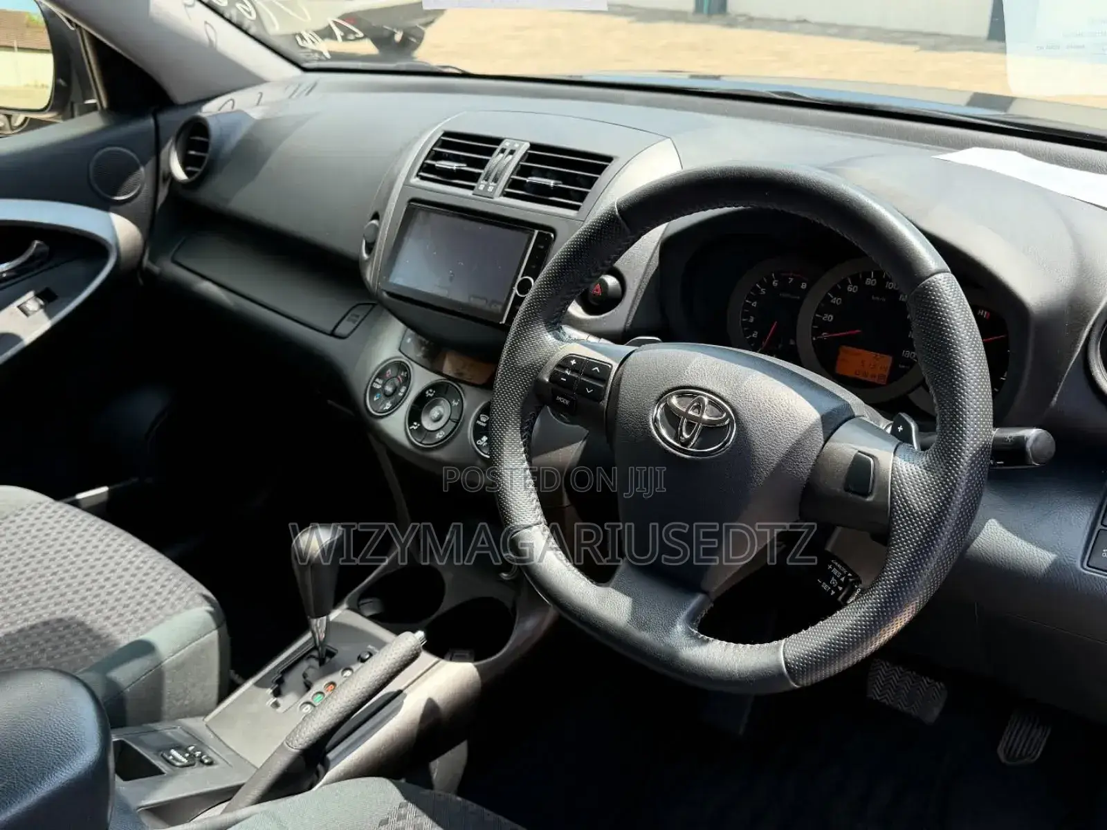Toyota Vanguard 2012 Green