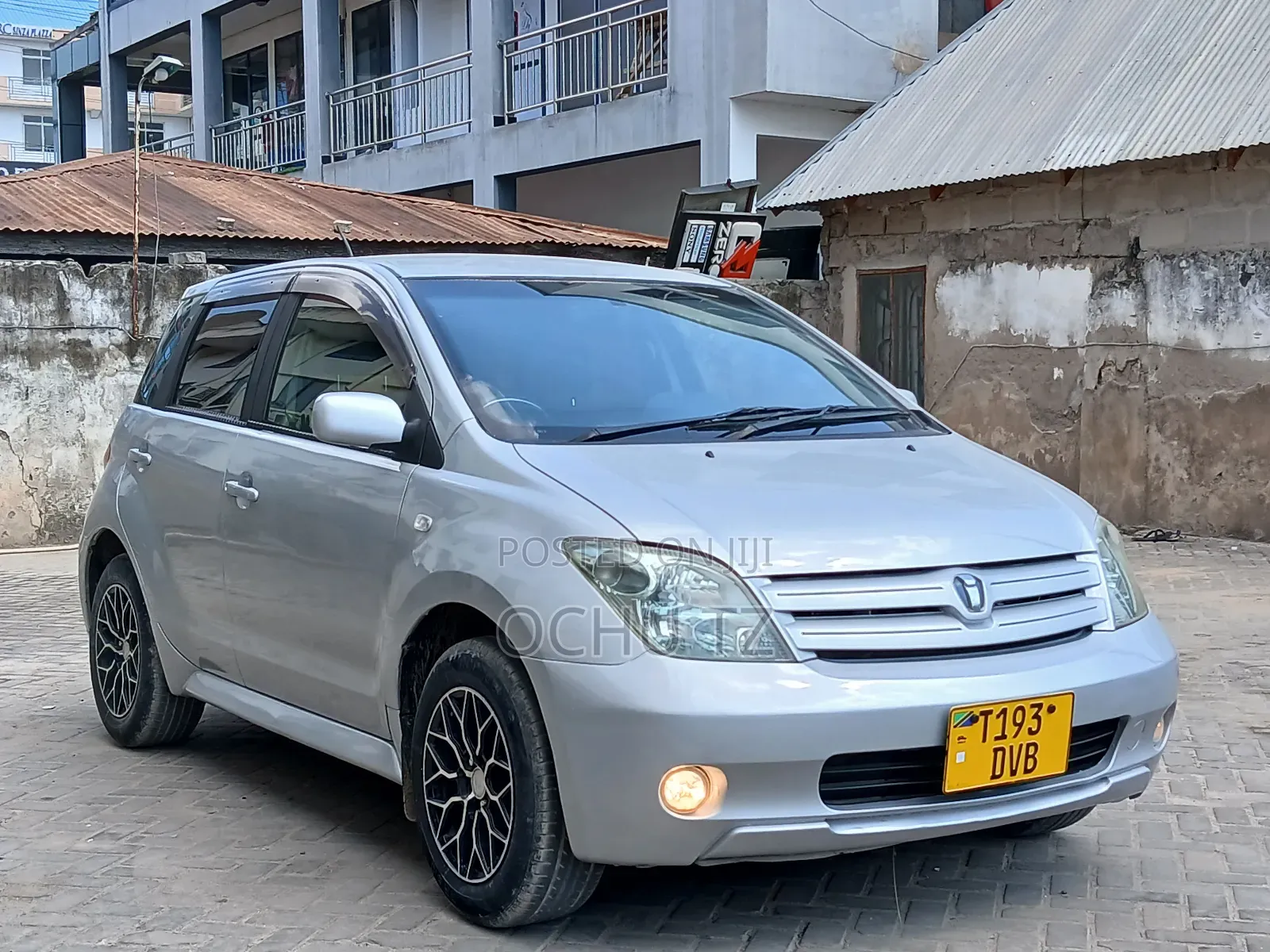 Toyota IST 2004 Silver