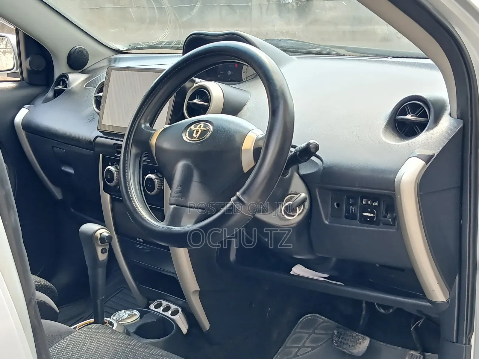 Toyota IST 2004 Silver