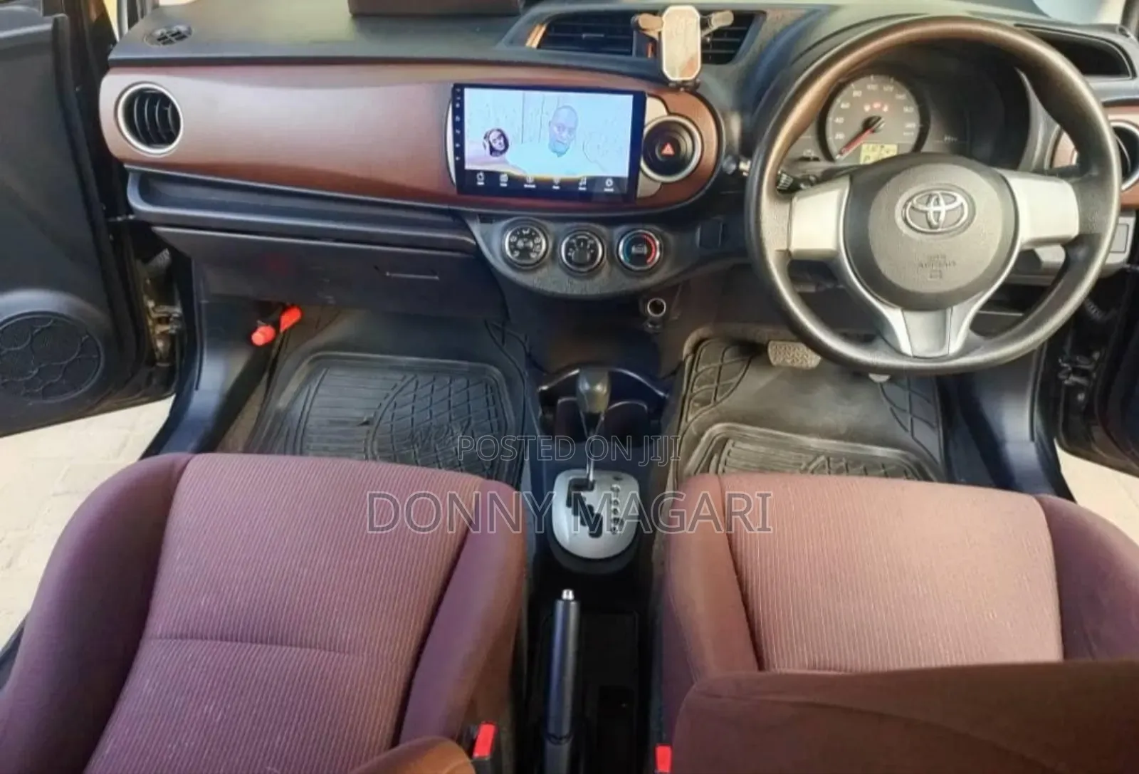 Toyota Vitz 2010 Black