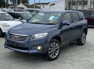 Toyota Vanguard 2013 Blue