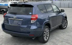 Toyota Vanguard 2013 Blue