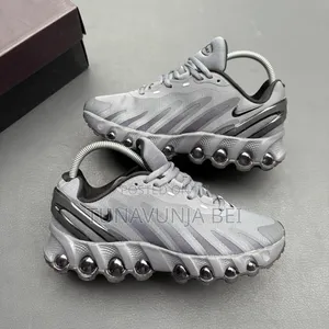 Nike Dn 8 Sneakers 