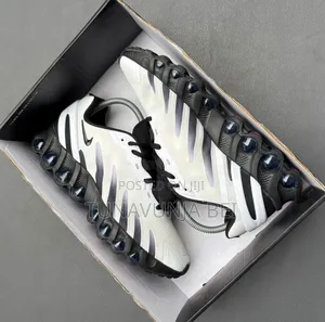 Nike Dn 8 Sneakers 