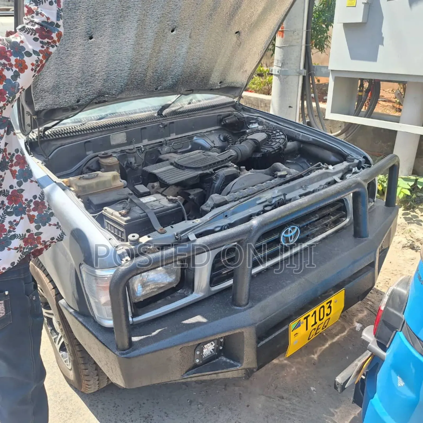 Toyota Hilux 2002 Gray