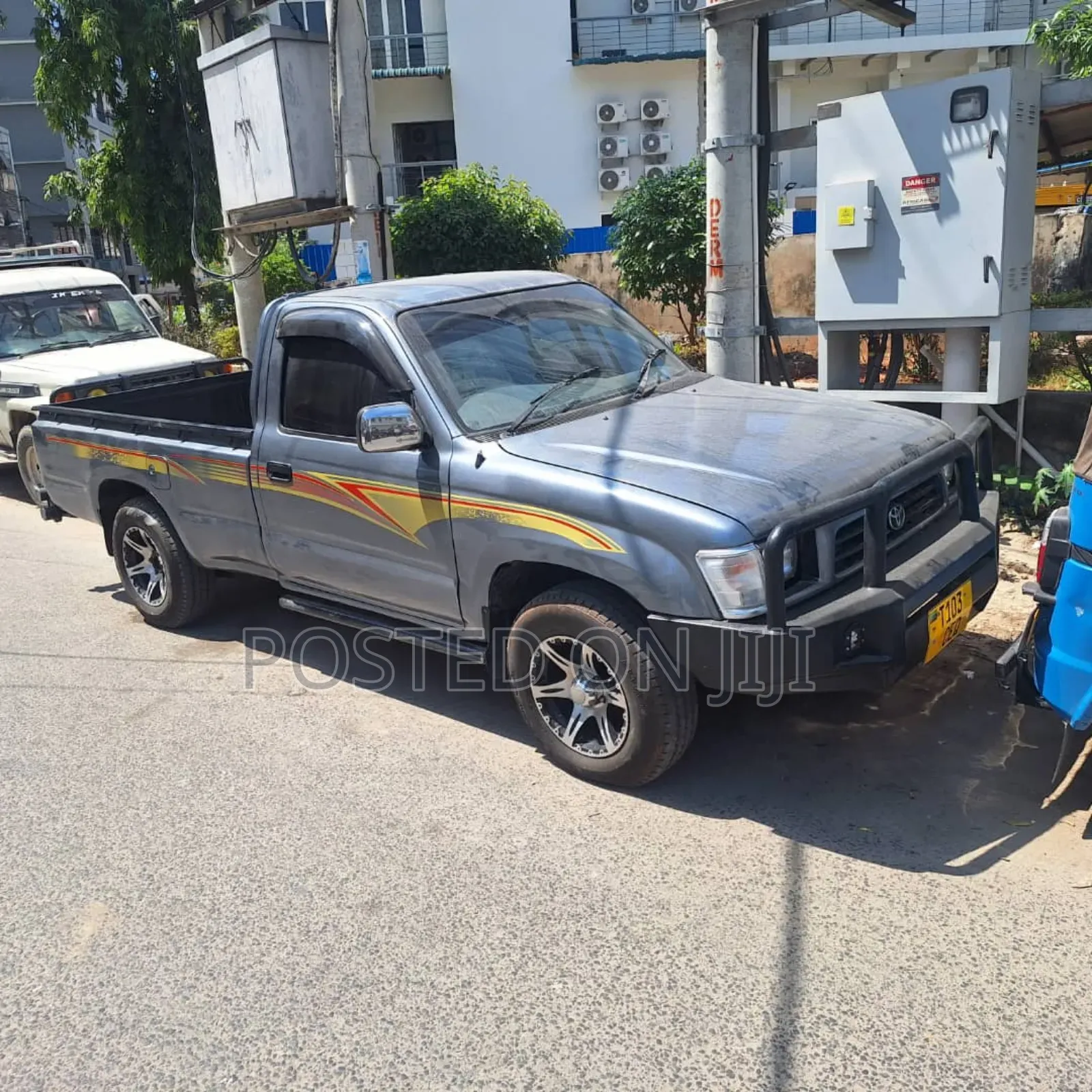 Toyota Hilux 2002 Gray