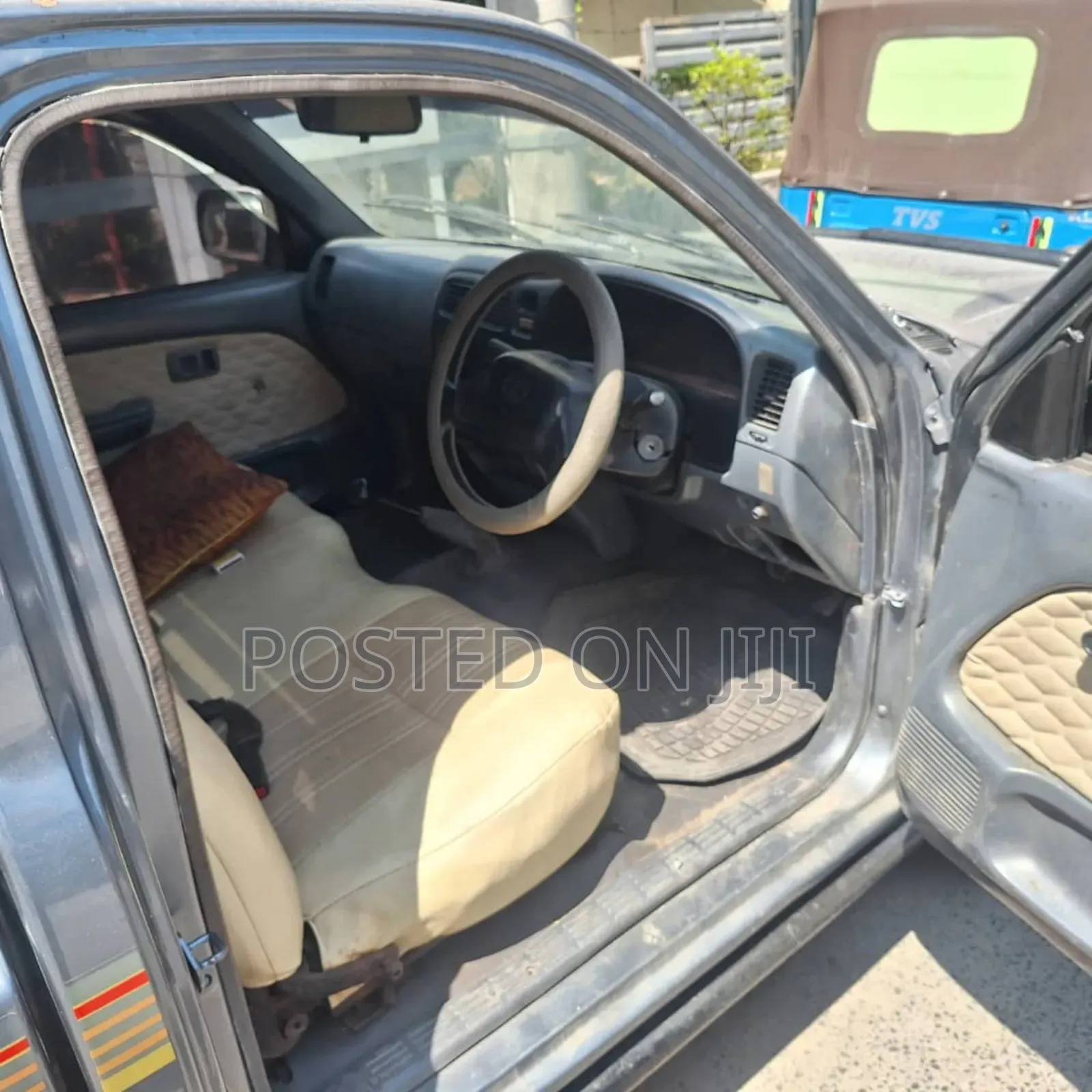 Toyota Hilux 2002 Gray