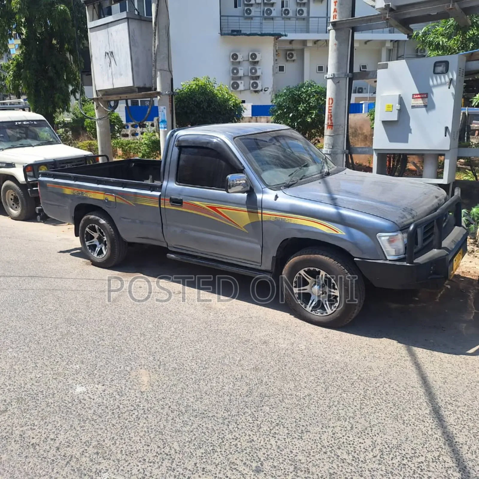 Toyota Hilux 2002 Gray
