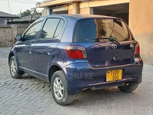 Toyota Vitz 2002 Blue