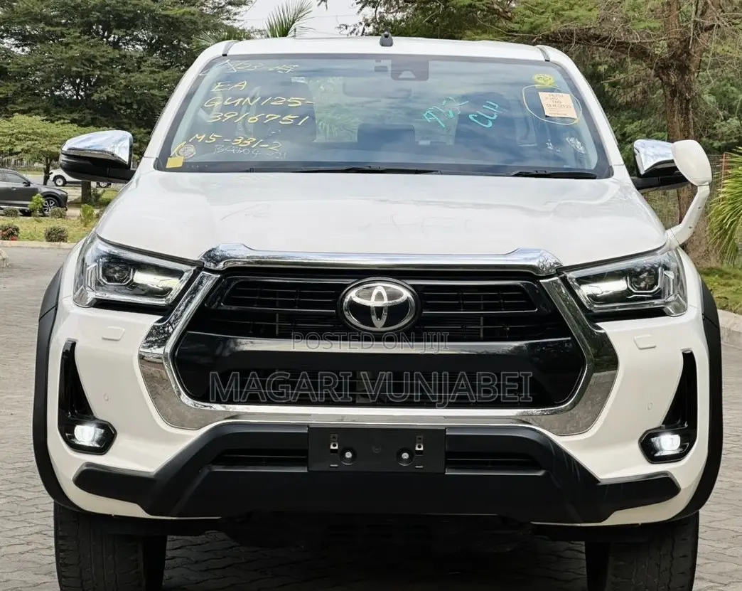 Toyota Hilux 2020 Off white