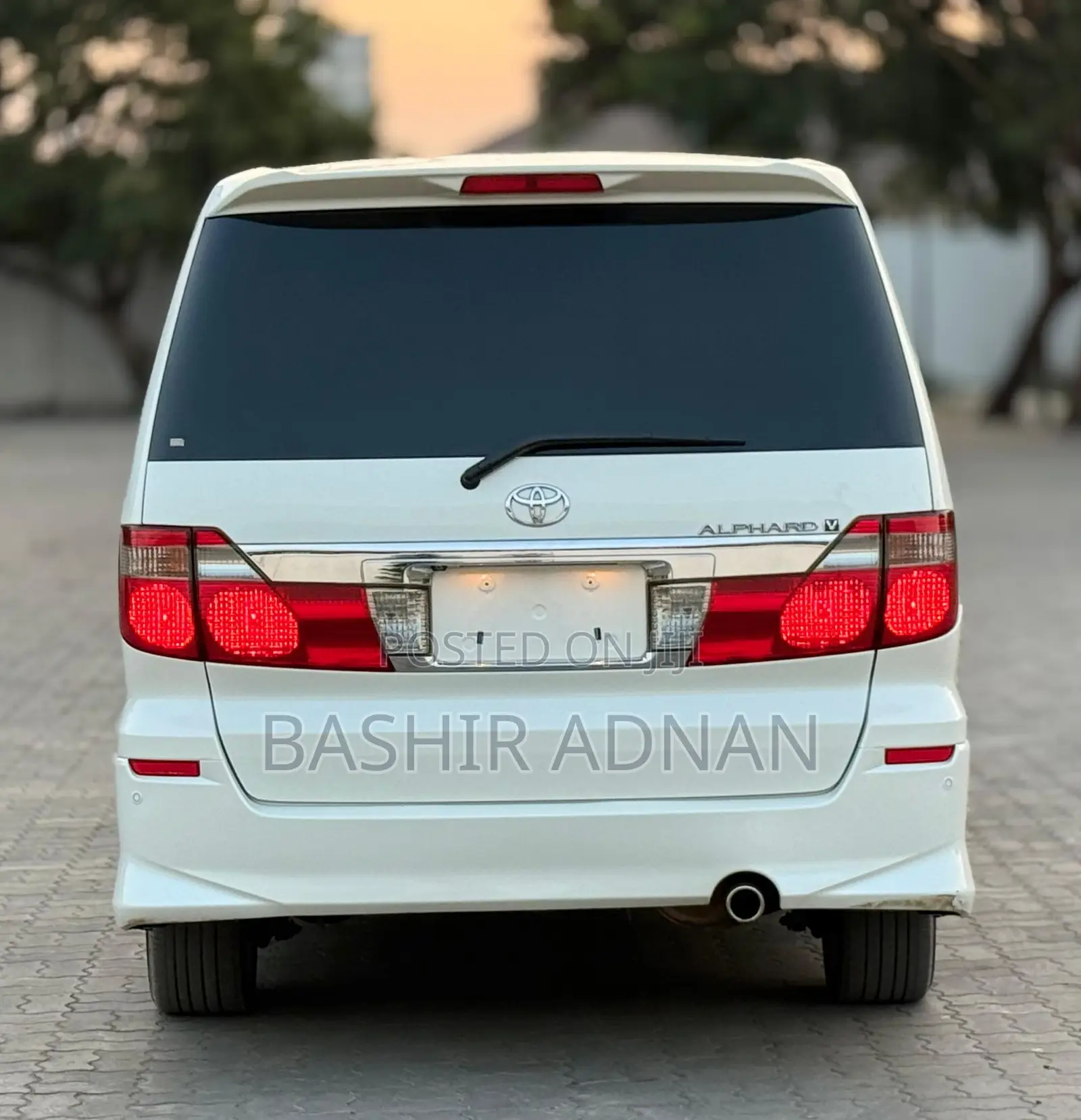 Toyota Alphard 2.4 Petrol FWD 2004 White