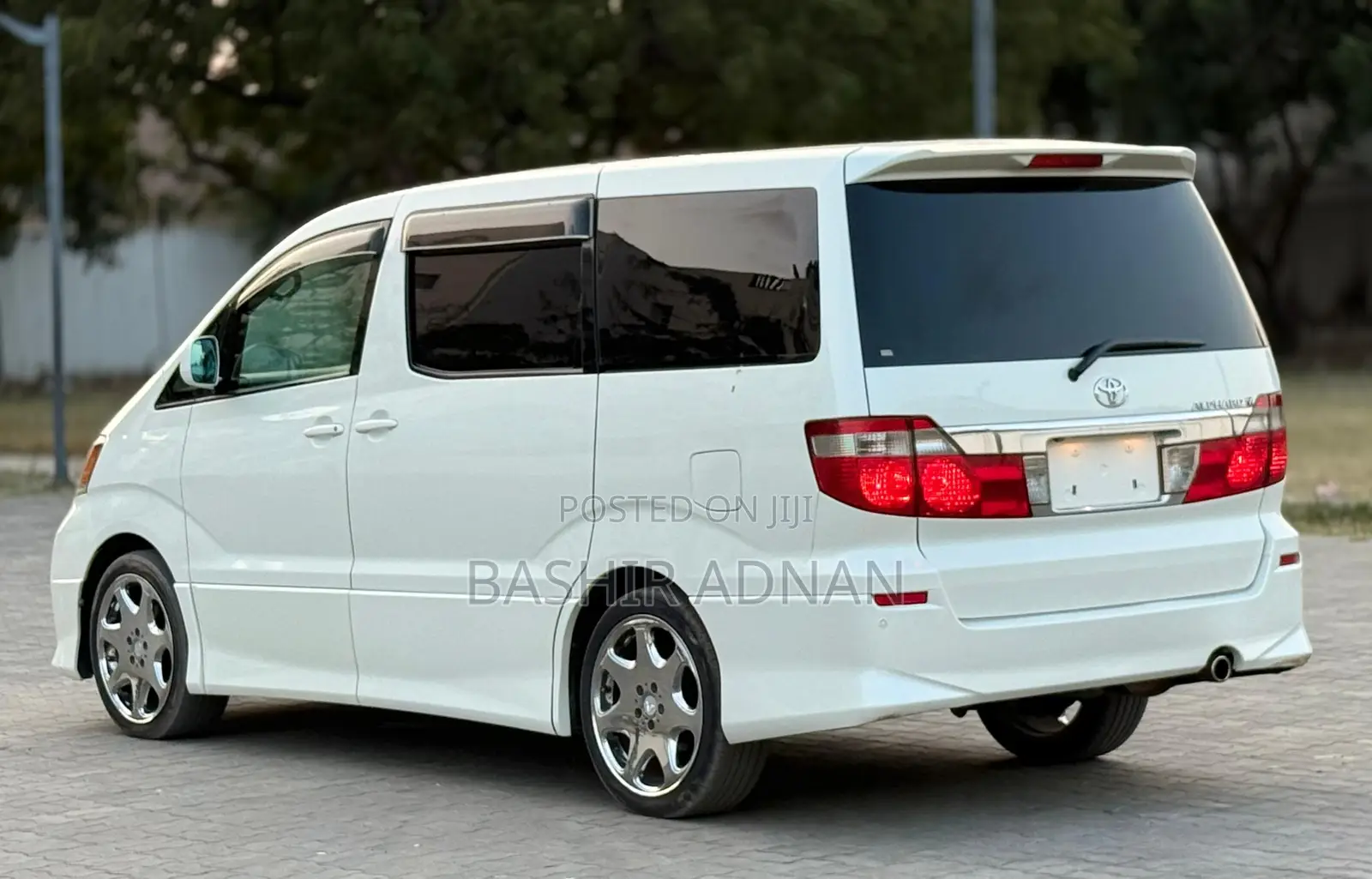 Toyota Alphard 2.4 Petrol FWD 2004 White