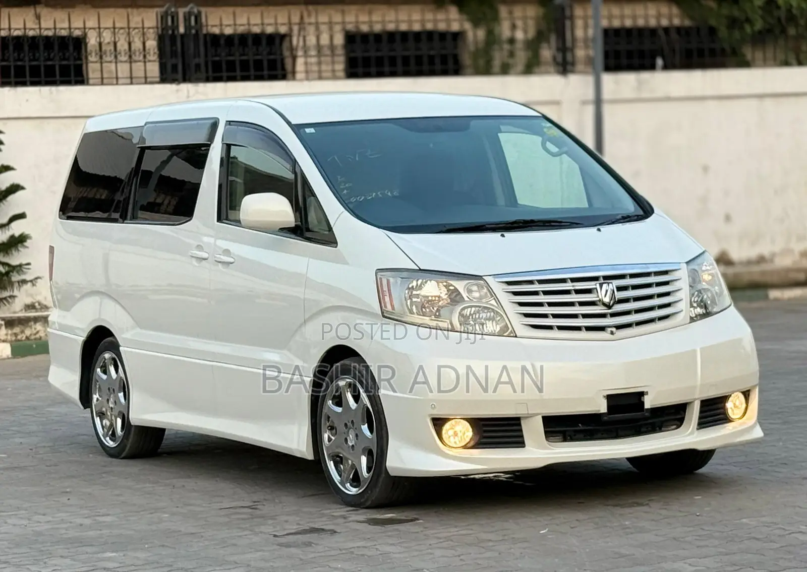 Toyota Alphard 2.4 Petrol FWD 2004 White