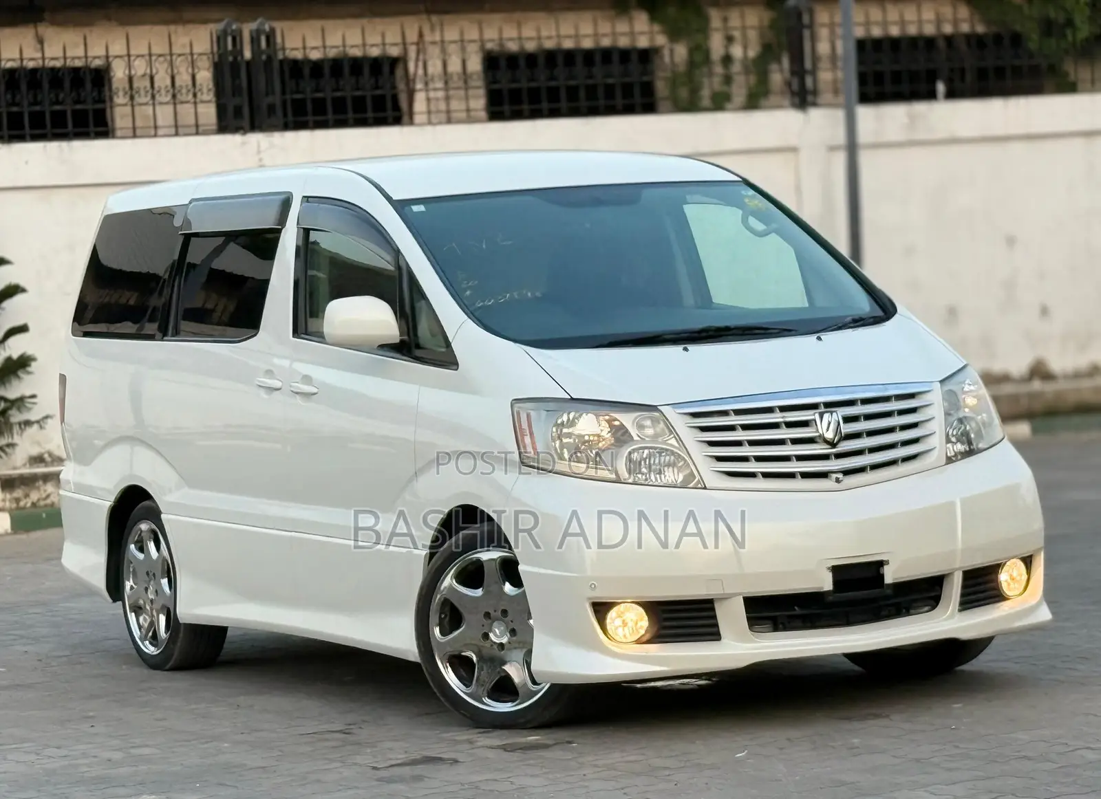 Toyota Alphard 2.4 Petrol FWD 2004 White