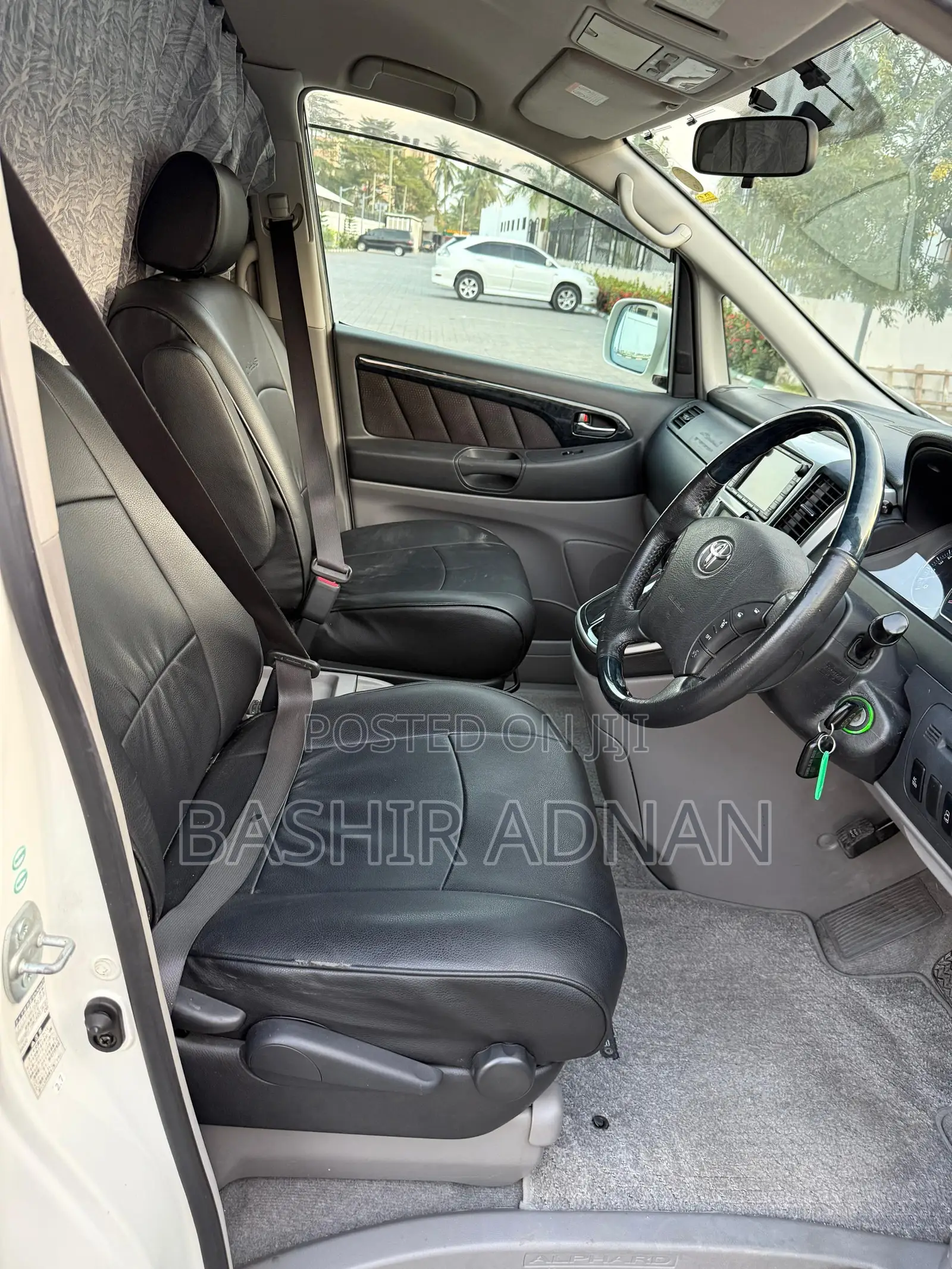 Toyota Alphard 2.4 Petrol FWD 2004 White