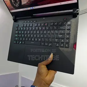 Laptop Asus ROG Strix G17 16GB AMD Ryzen 9 SSD 1T
