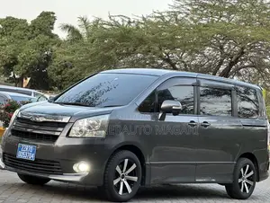 Toyota Noah 2008 Gray