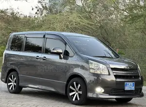 Toyota Noah 2008 Gray