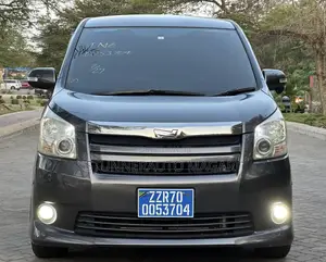 Toyota Noah 2008 Gray