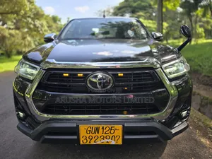 Toyota Hilux 2021 Black