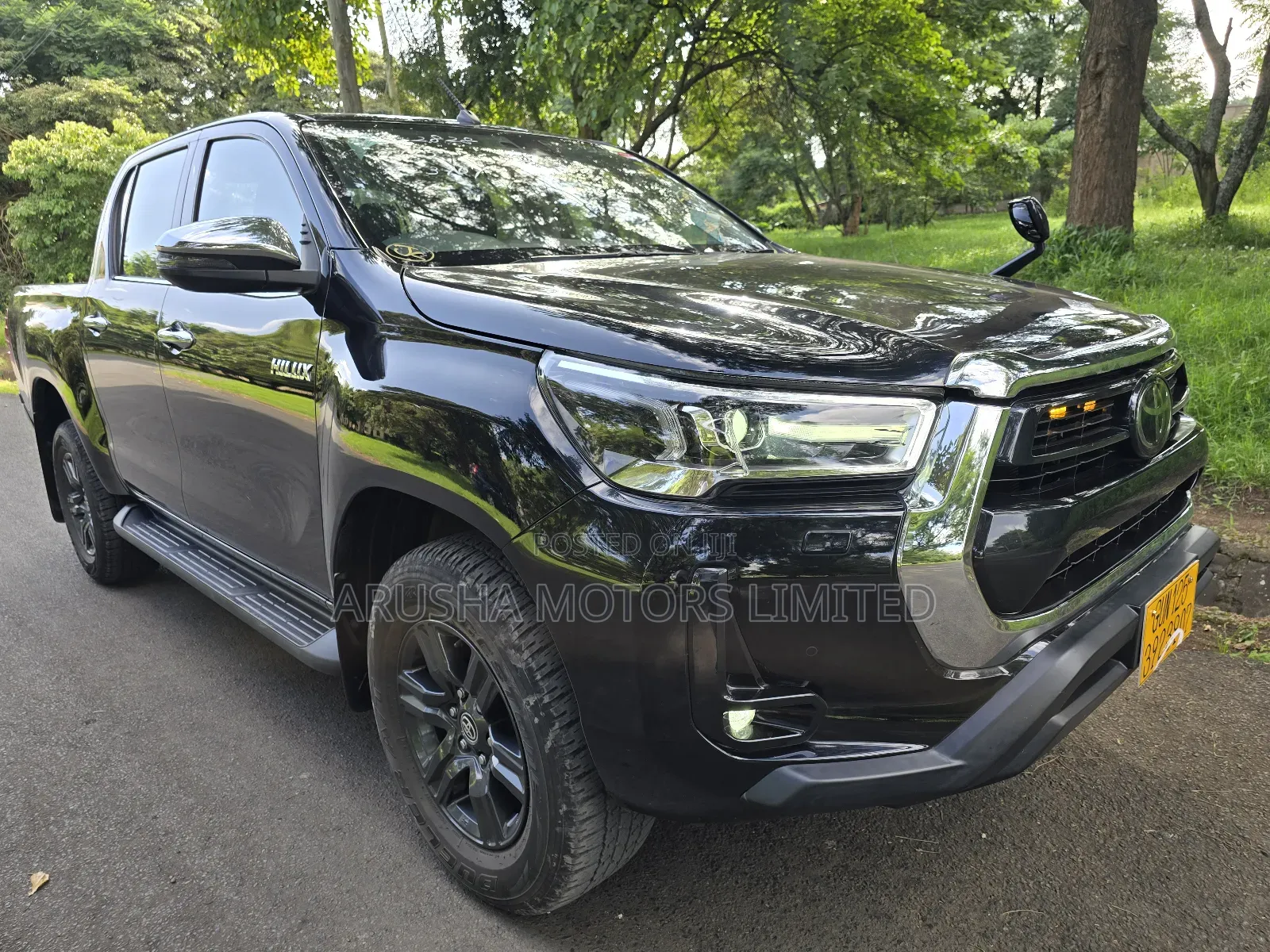 Toyota Hilux 2021 Black