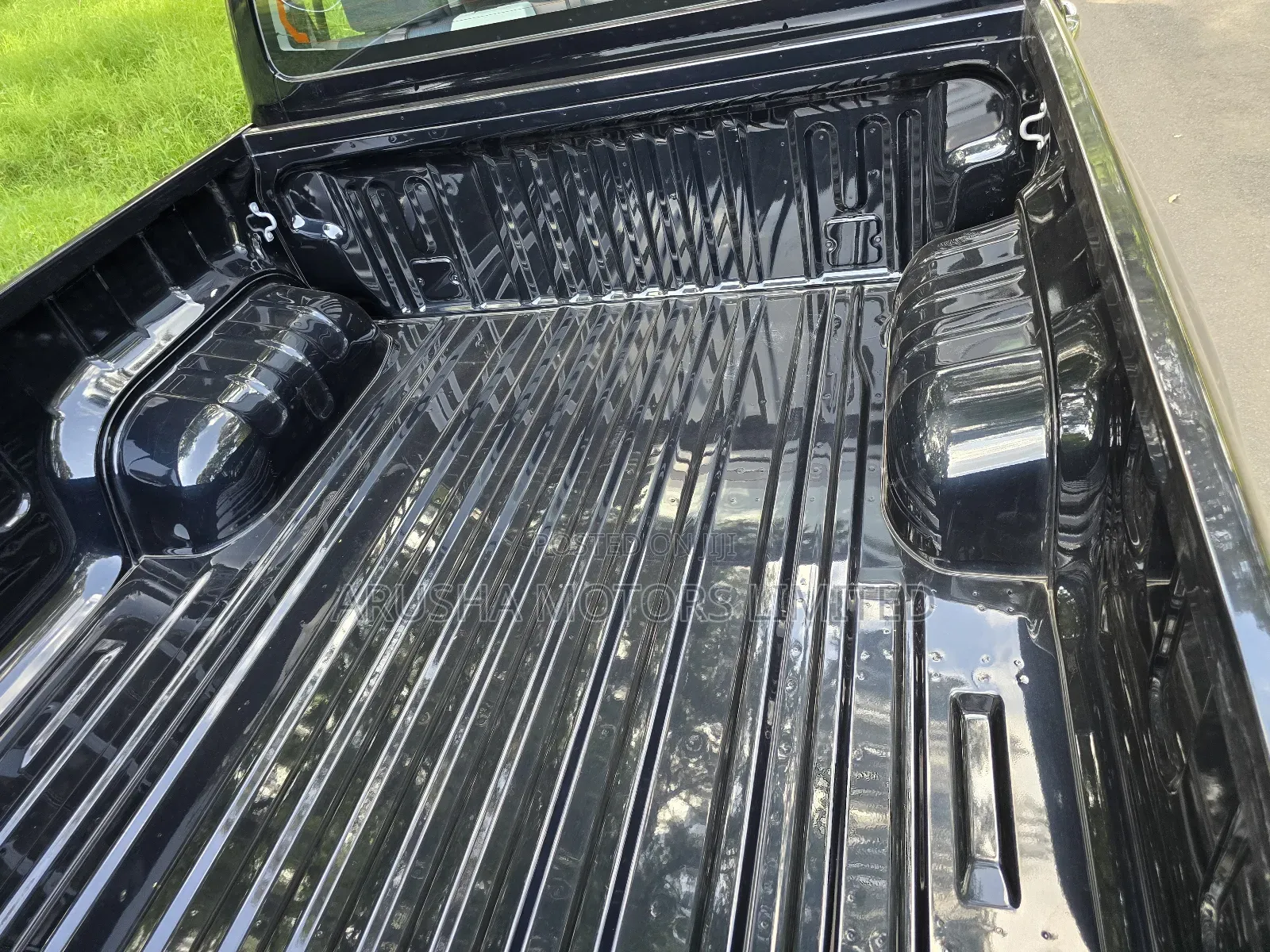 Toyota Hilux 2021 Black