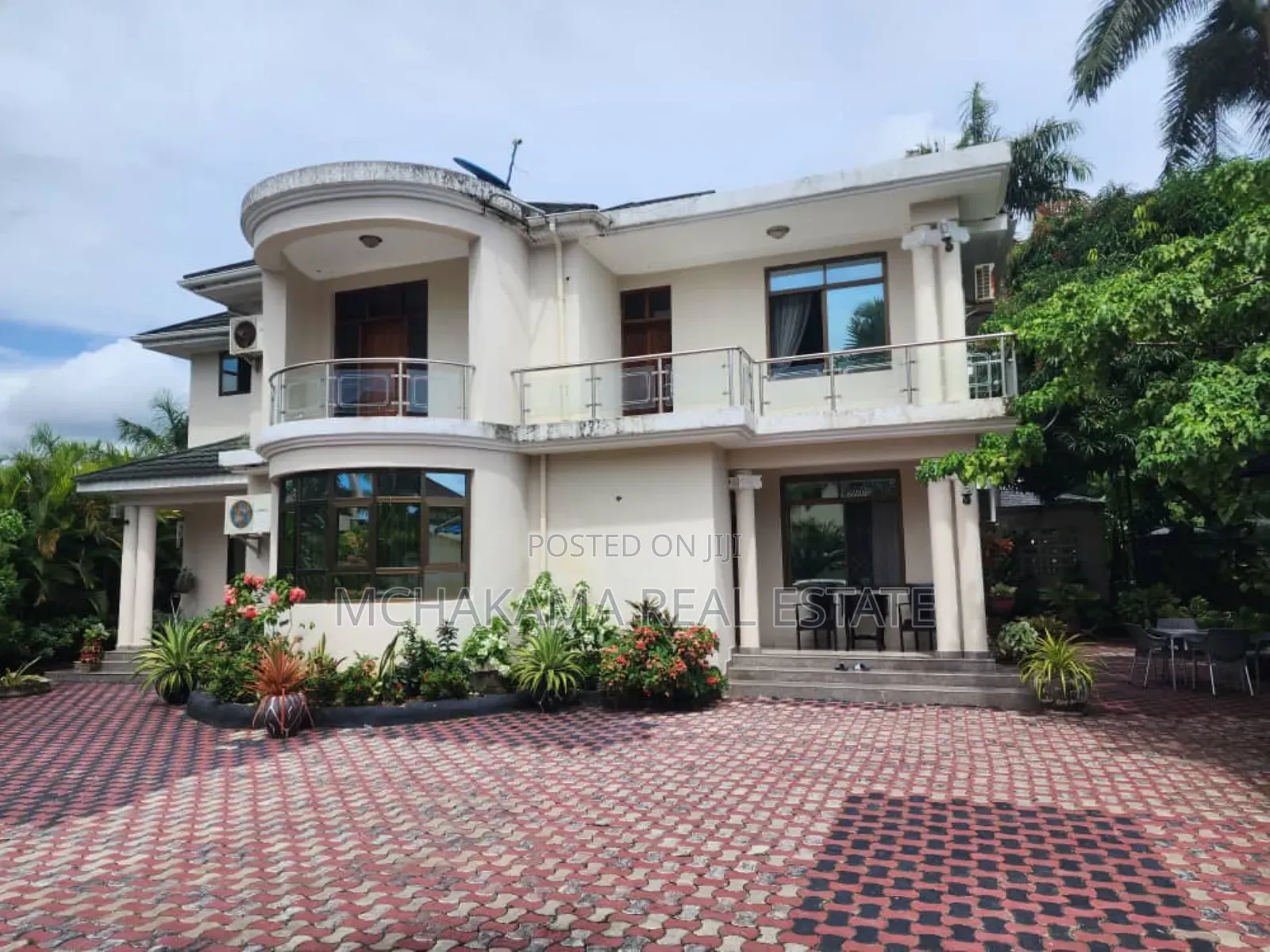 8bdrm Block of Flats in Yusuph Mchakama, Mbezi Beach for sale