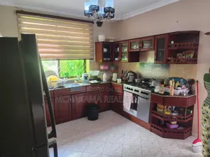 8bdrm Block of Flats in Yusuph Mchakama, Mbezi Beach for sale