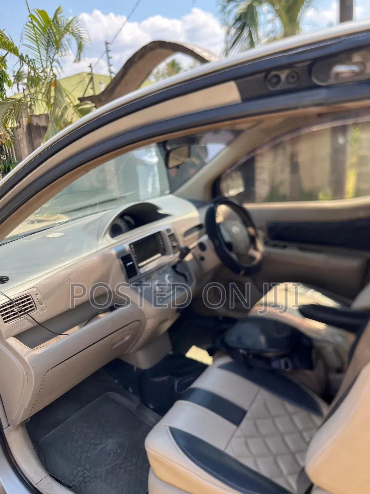 Toyota Raum 2004 Gold