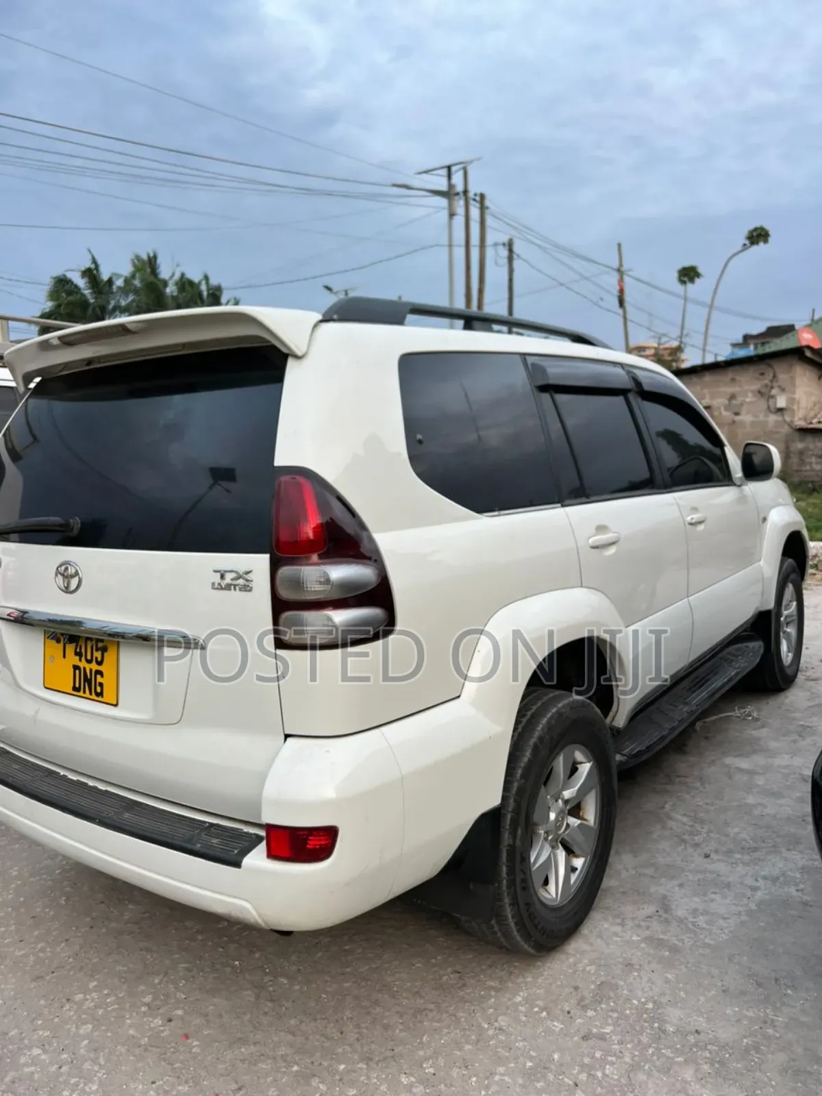 Toyota Land Cruiser 2005 White