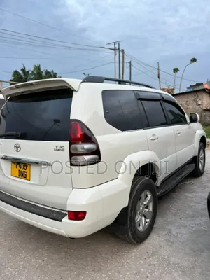Toyota Land Cruiser 2005 White
