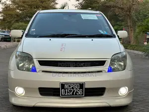 Toyota IST 2005 White