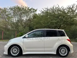 Toyota IST 2005 White