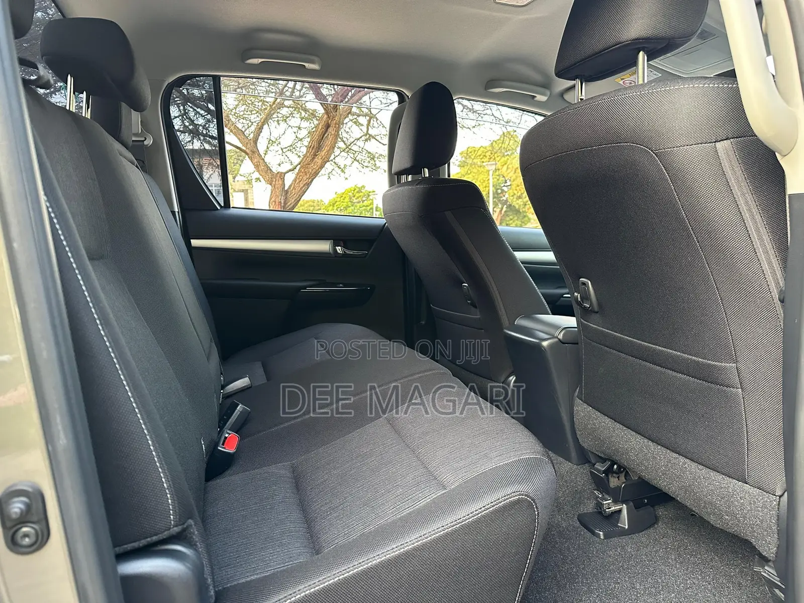 Toyota Hilux 2021 Green