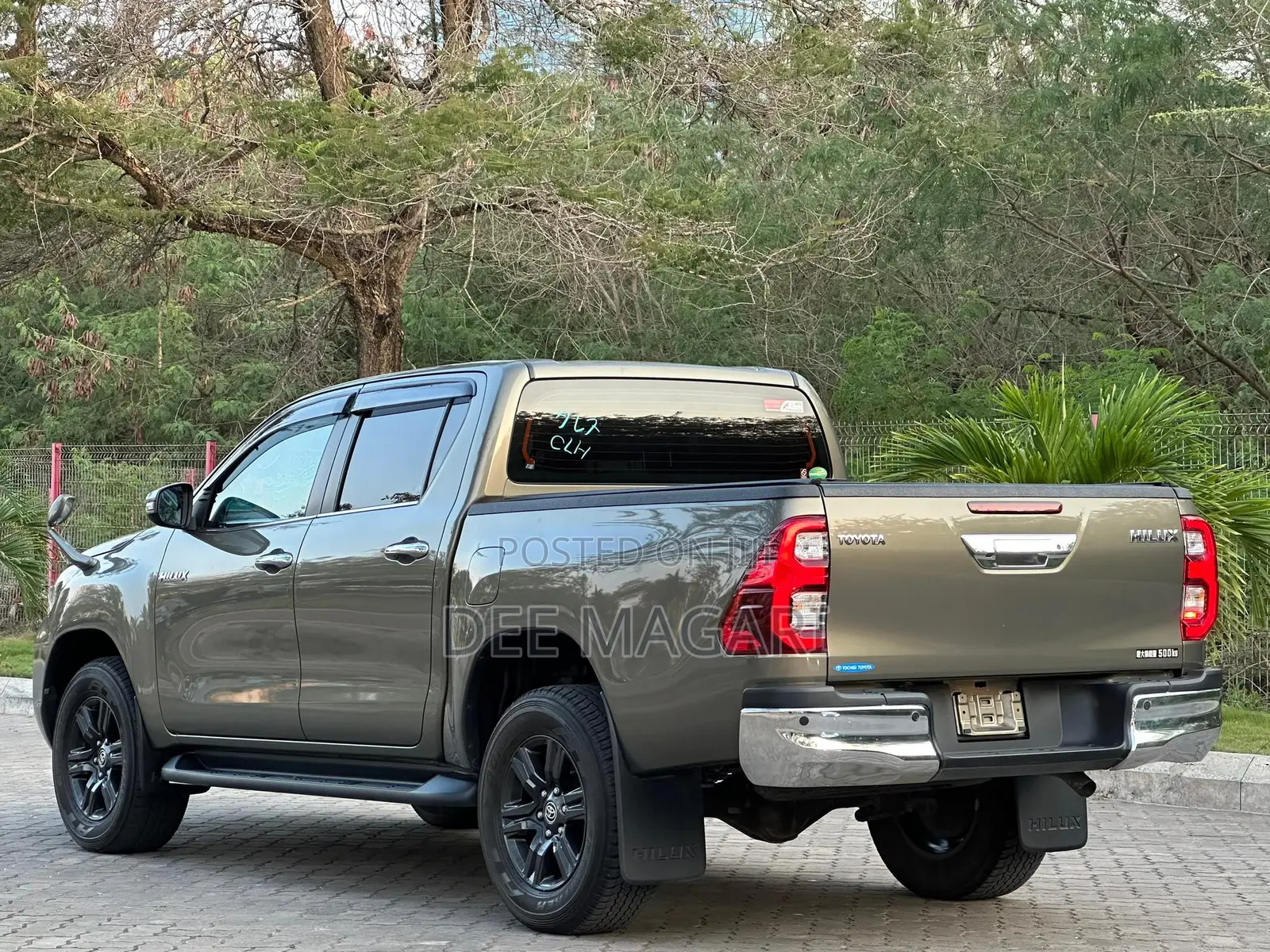 Toyota Hilux 2021 Green