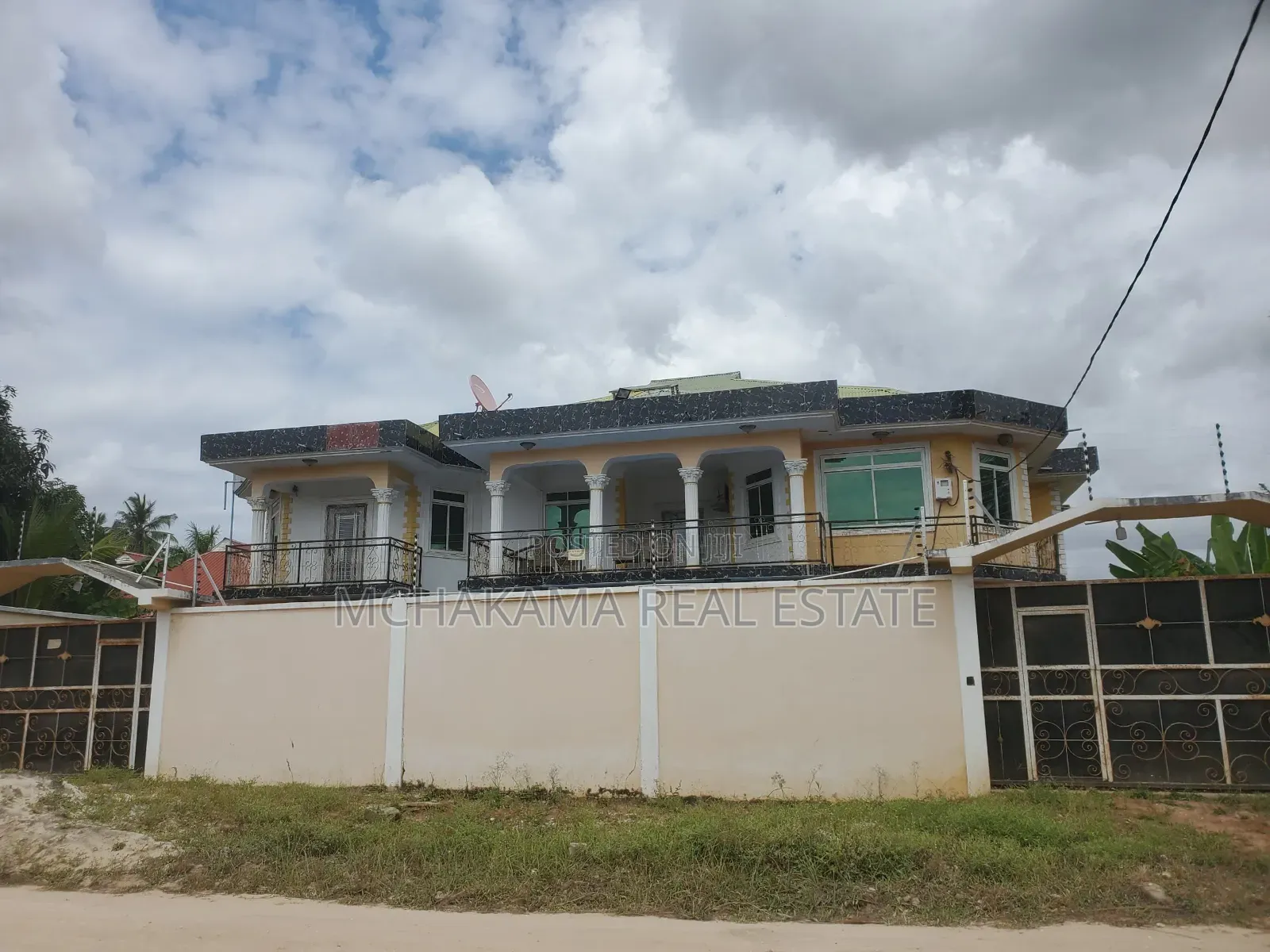 4bdrm Block of Flats in Yusuph Mchakama, Kigamboni for sale
