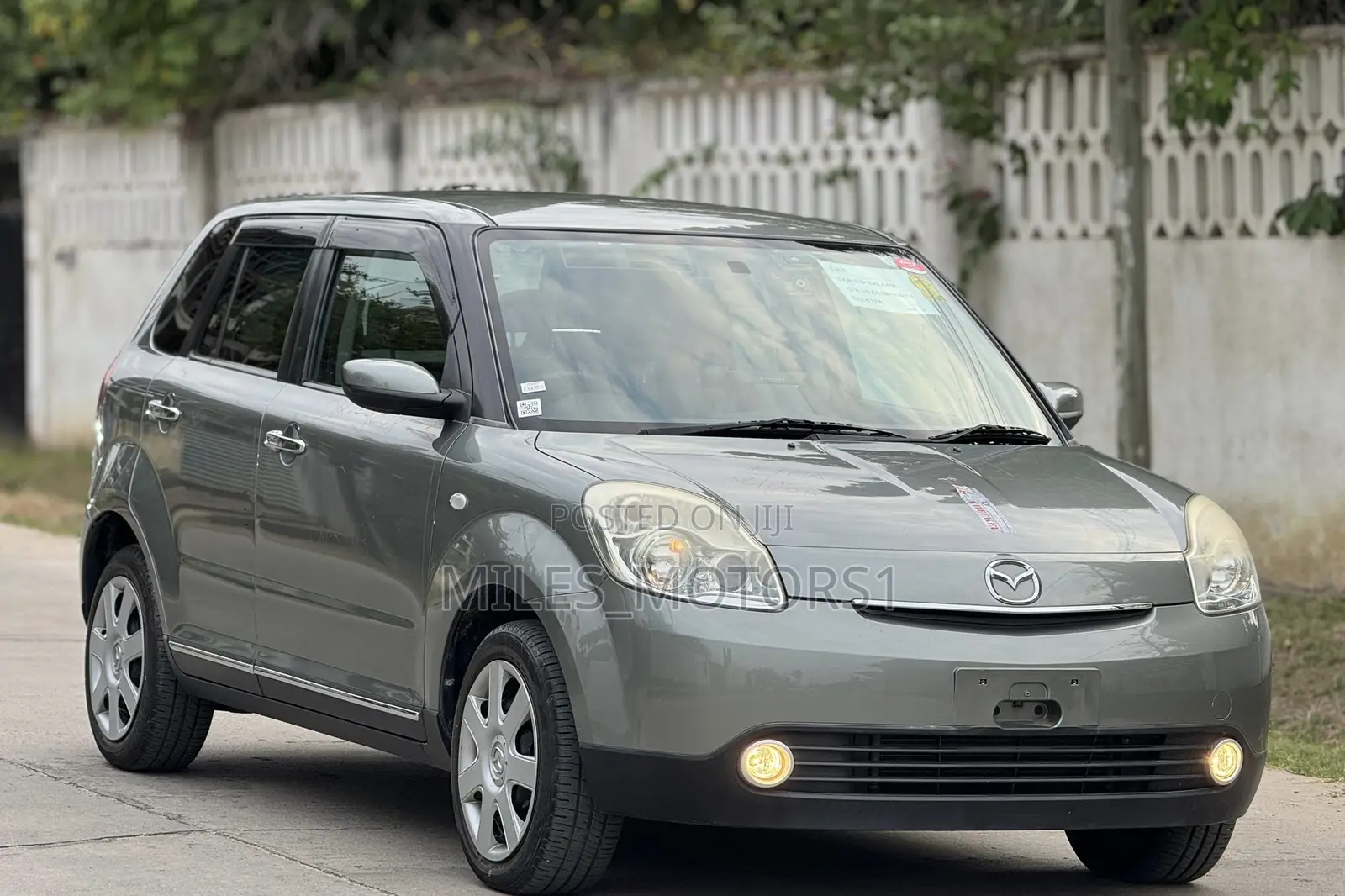 Mazda Verisa 2005 Gray