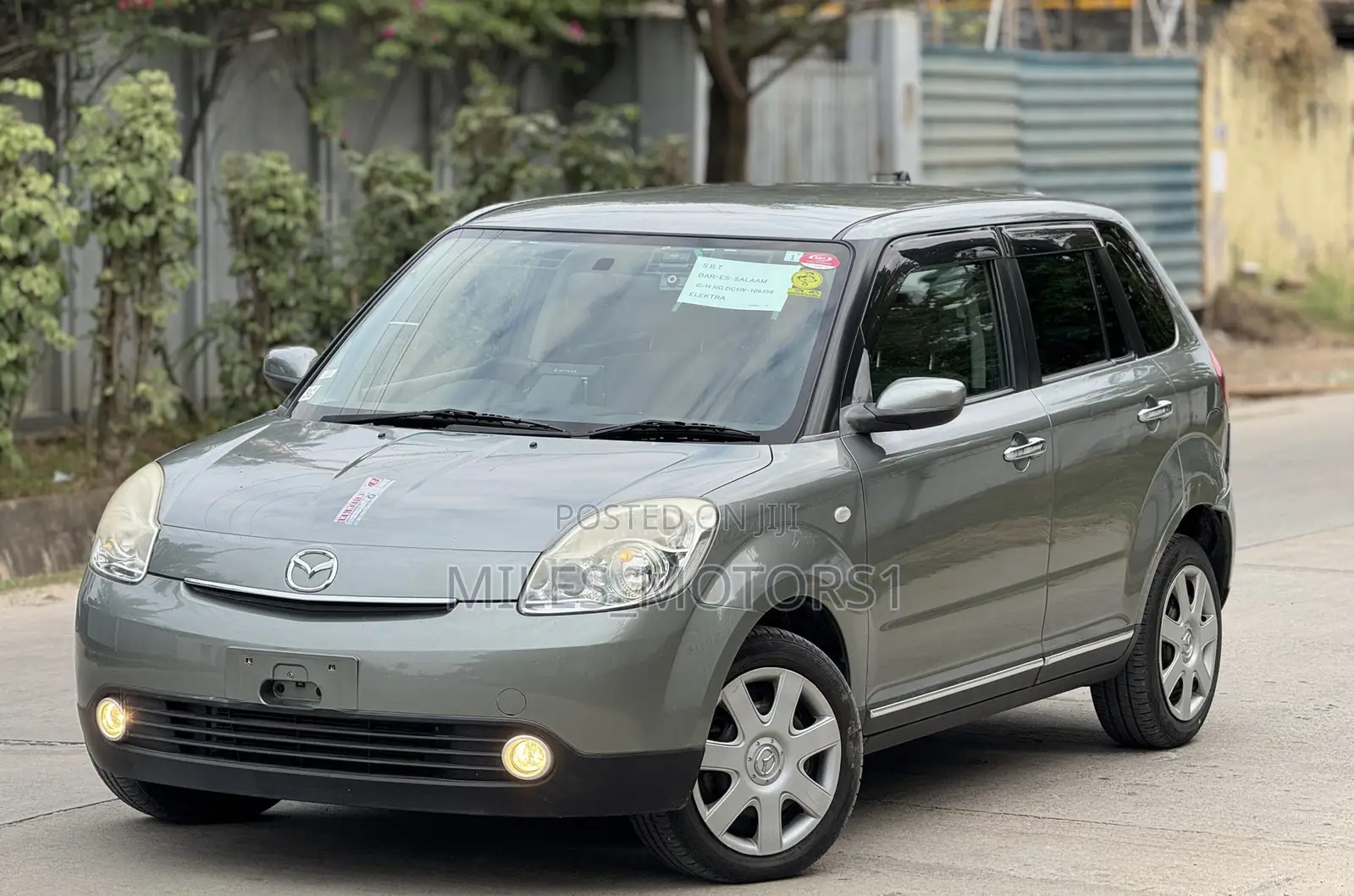 Mazda Verisa 2005 Gray